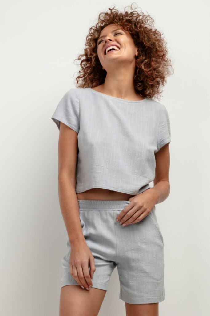 Shorts model 198561 Tessita