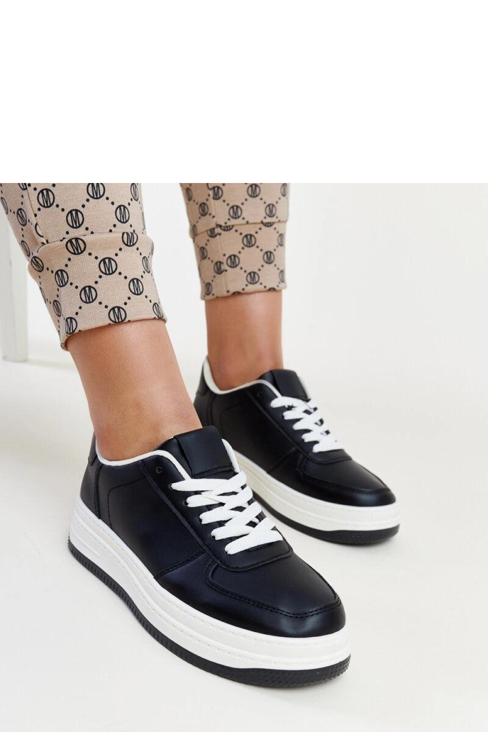Sportliche Schuhe auf Plattform model 207402 Solea