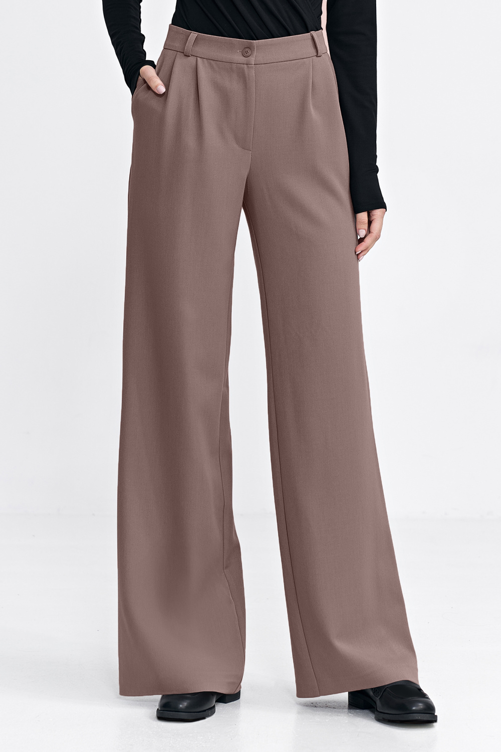 Lange Hose model 217569 Nife