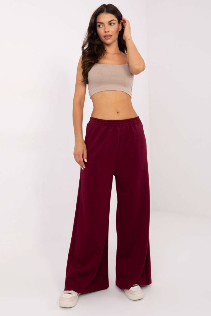 Sportanzug Hosen model 218434 Italy Moda