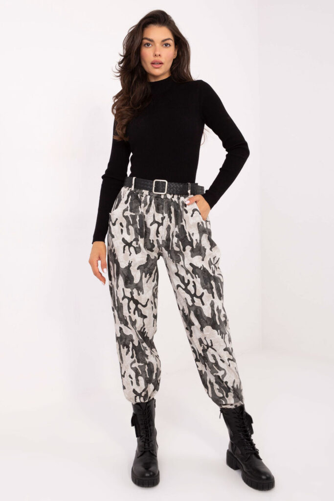 Damen Hose model 218437 Italy Moda