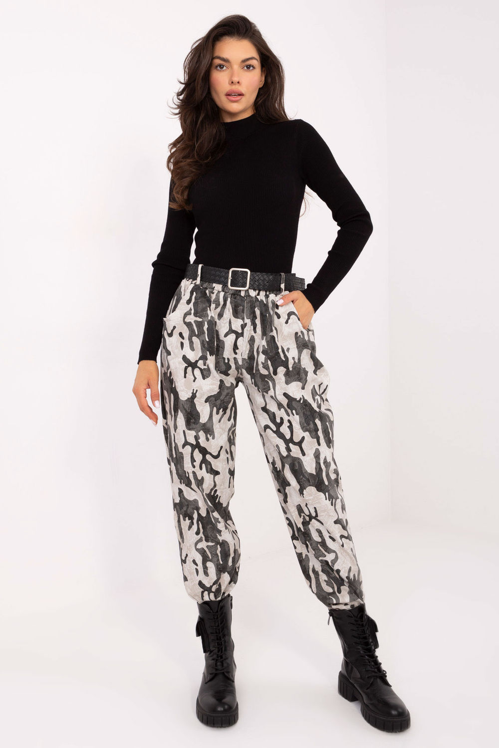 Damen Hose model 218437 Italy Moda
