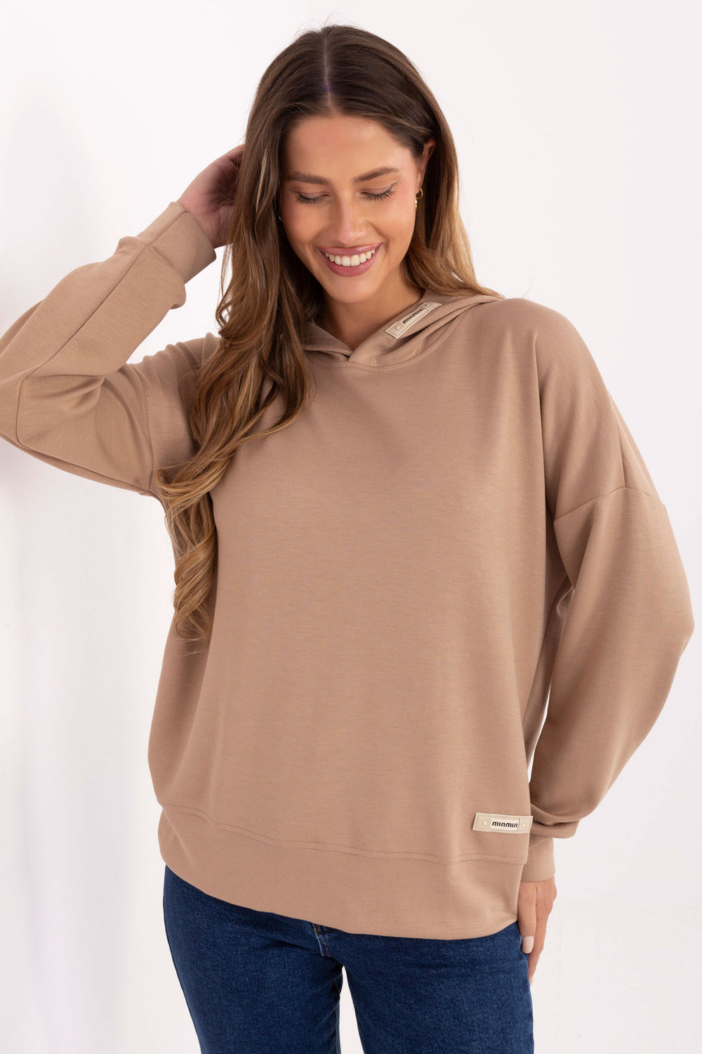 Sweater model 220420 Relevance