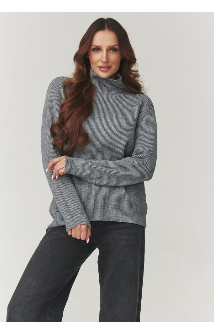 Rollkragenpullover model 220772 Makadamia