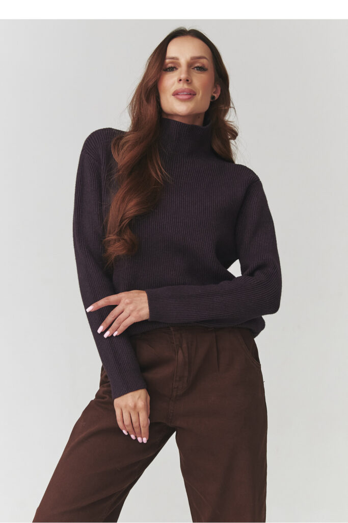 Rollkragenpullover model 220773 Makadamia