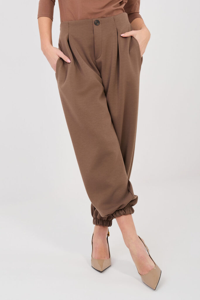 Sportanzug Hosen model 224832 Italy Moda