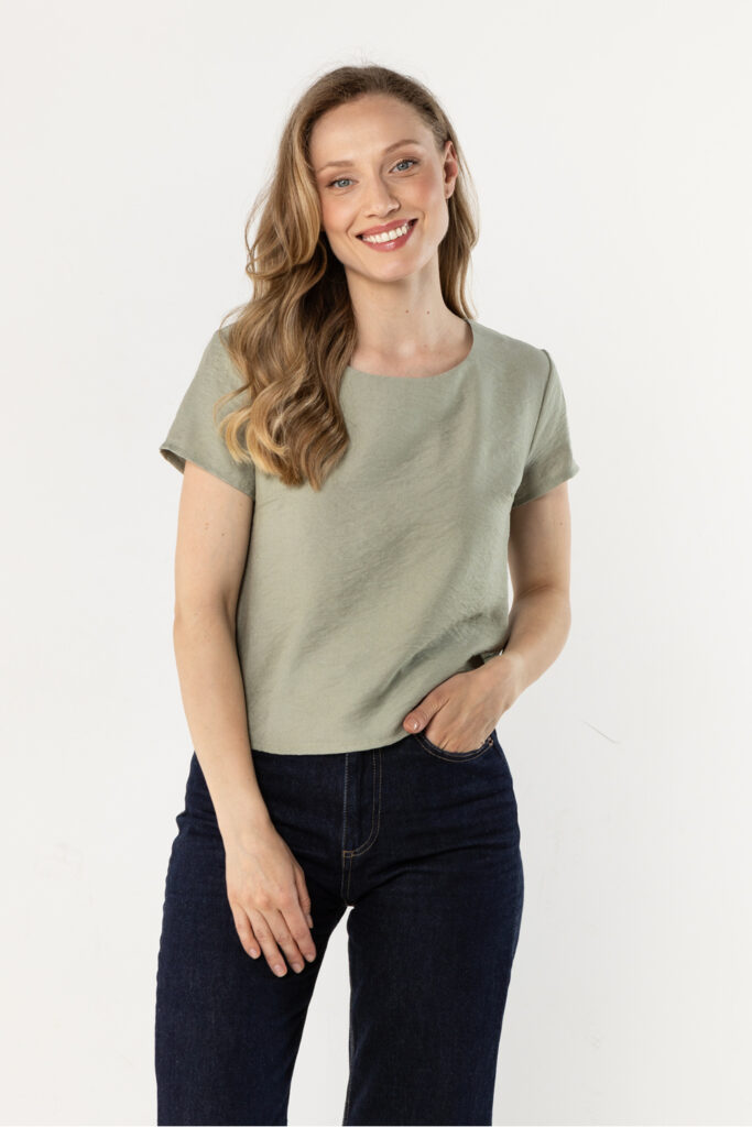 Bluse model 225335 awama