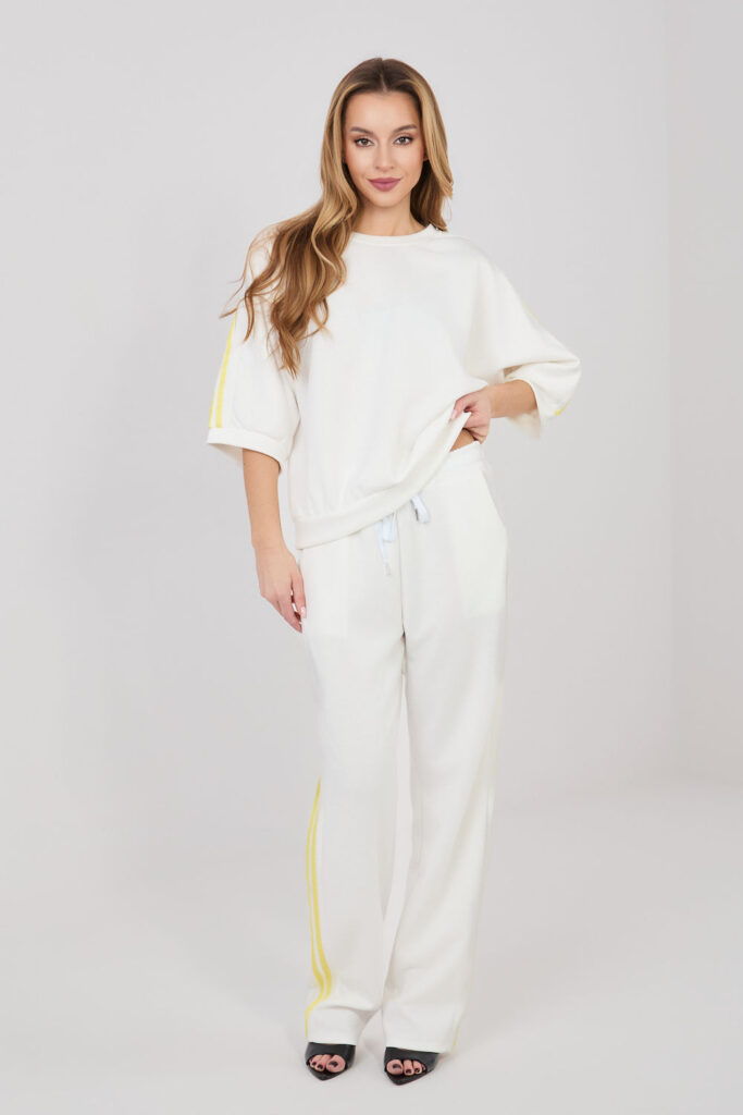 Set model 225547 Rue Paris