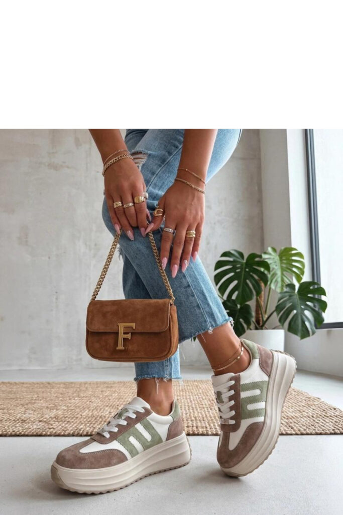 Sportliche Schuhe auf Plattform model 226029 Solea