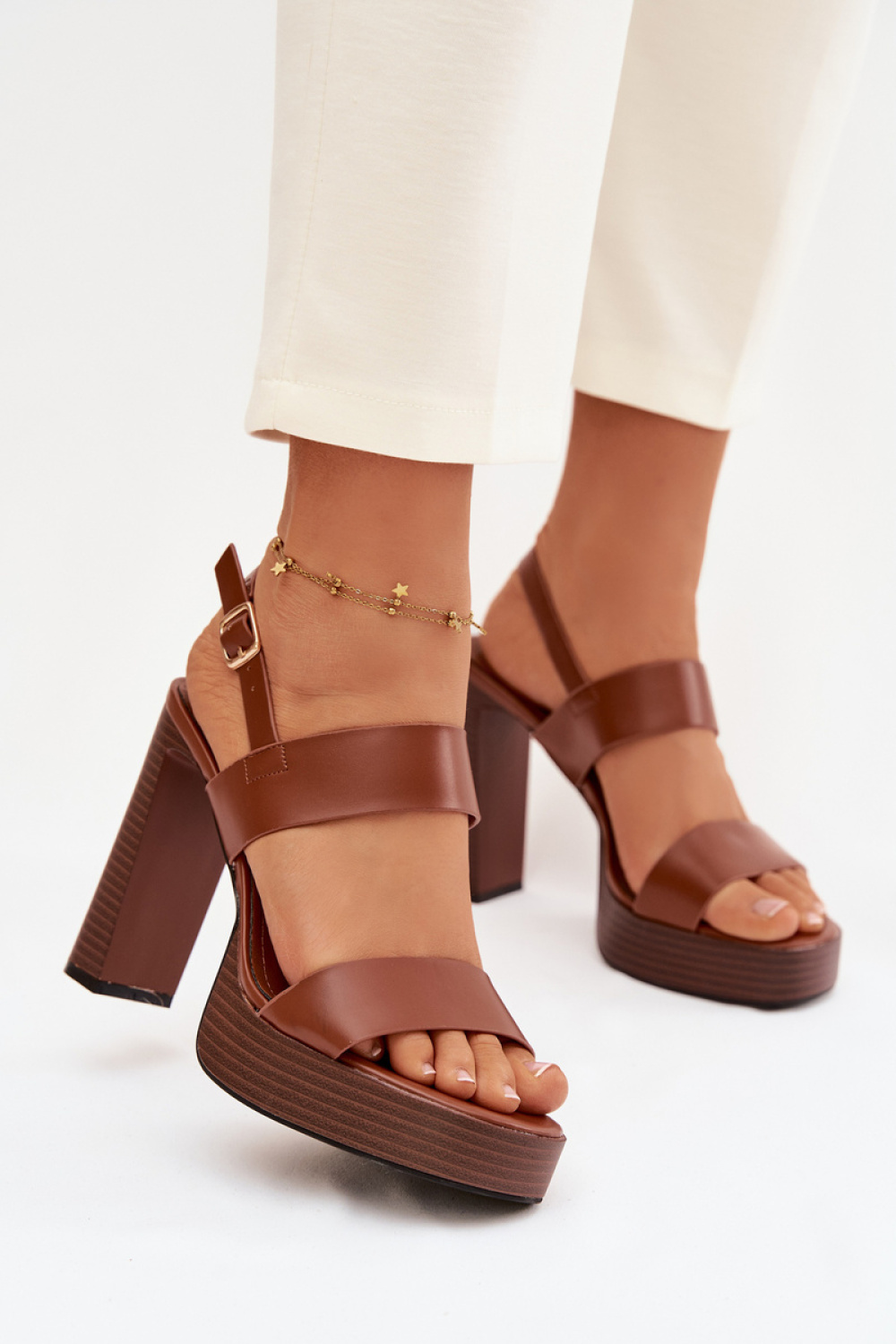 Sandalen mit Absatz model 226114 Step in style