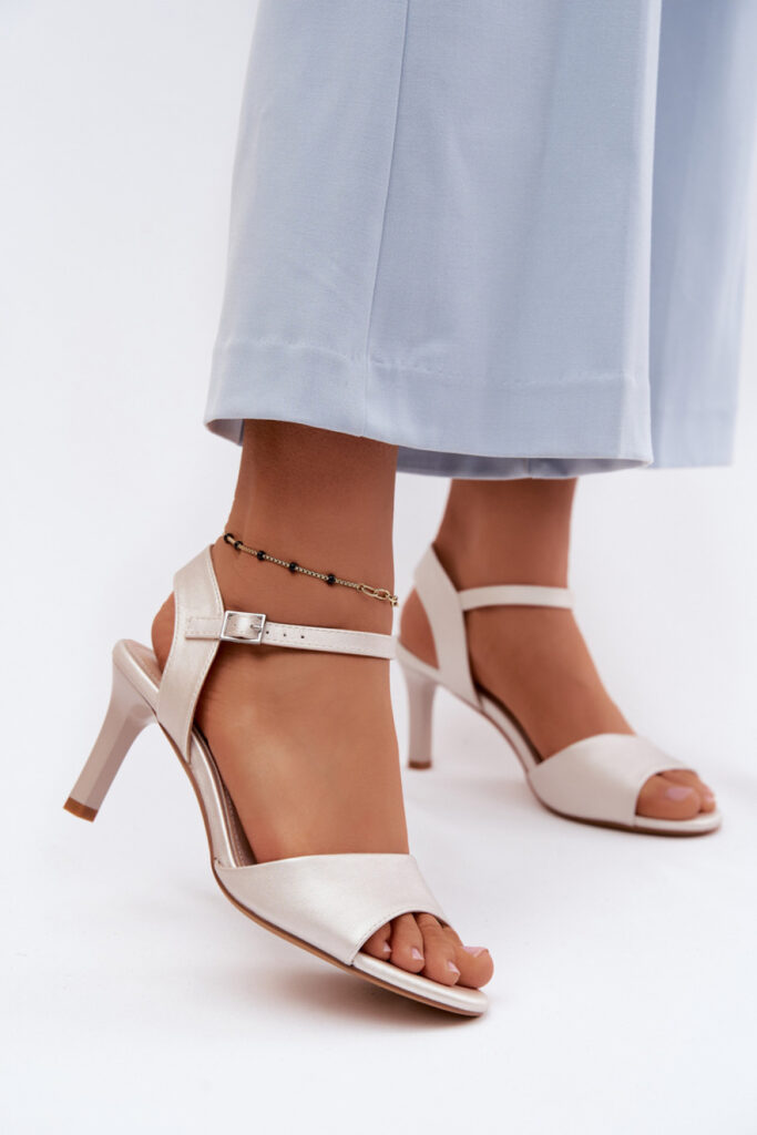 Sandalen mit Absatz model 228107 Step in style