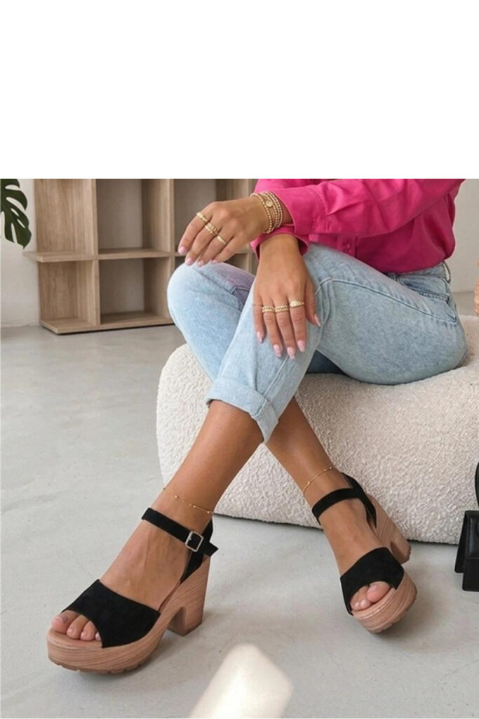 Sandalen mit Absatz model 229782 Solea