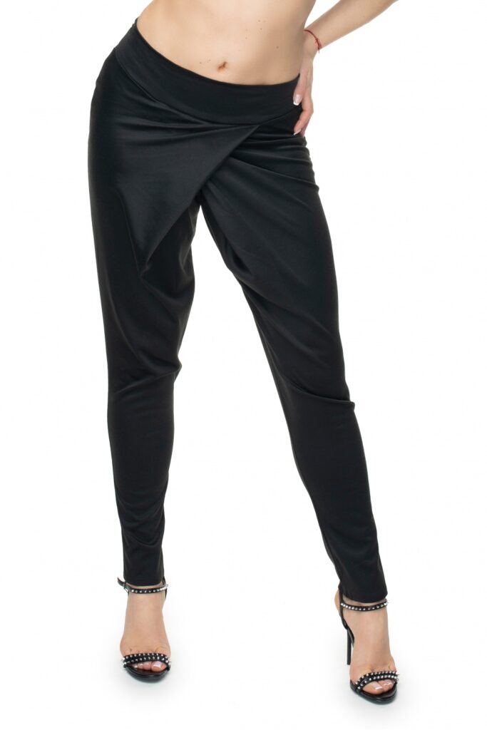 Lange Hose model 131931 PeeKaBoo